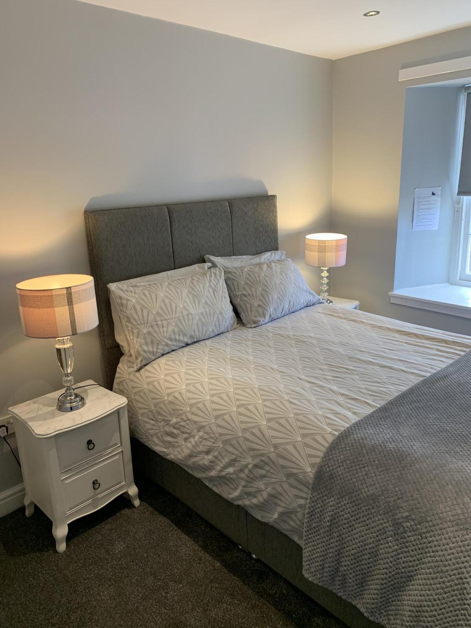Blackbull With Rooms Lower Cumbernauld Buitenkant foto